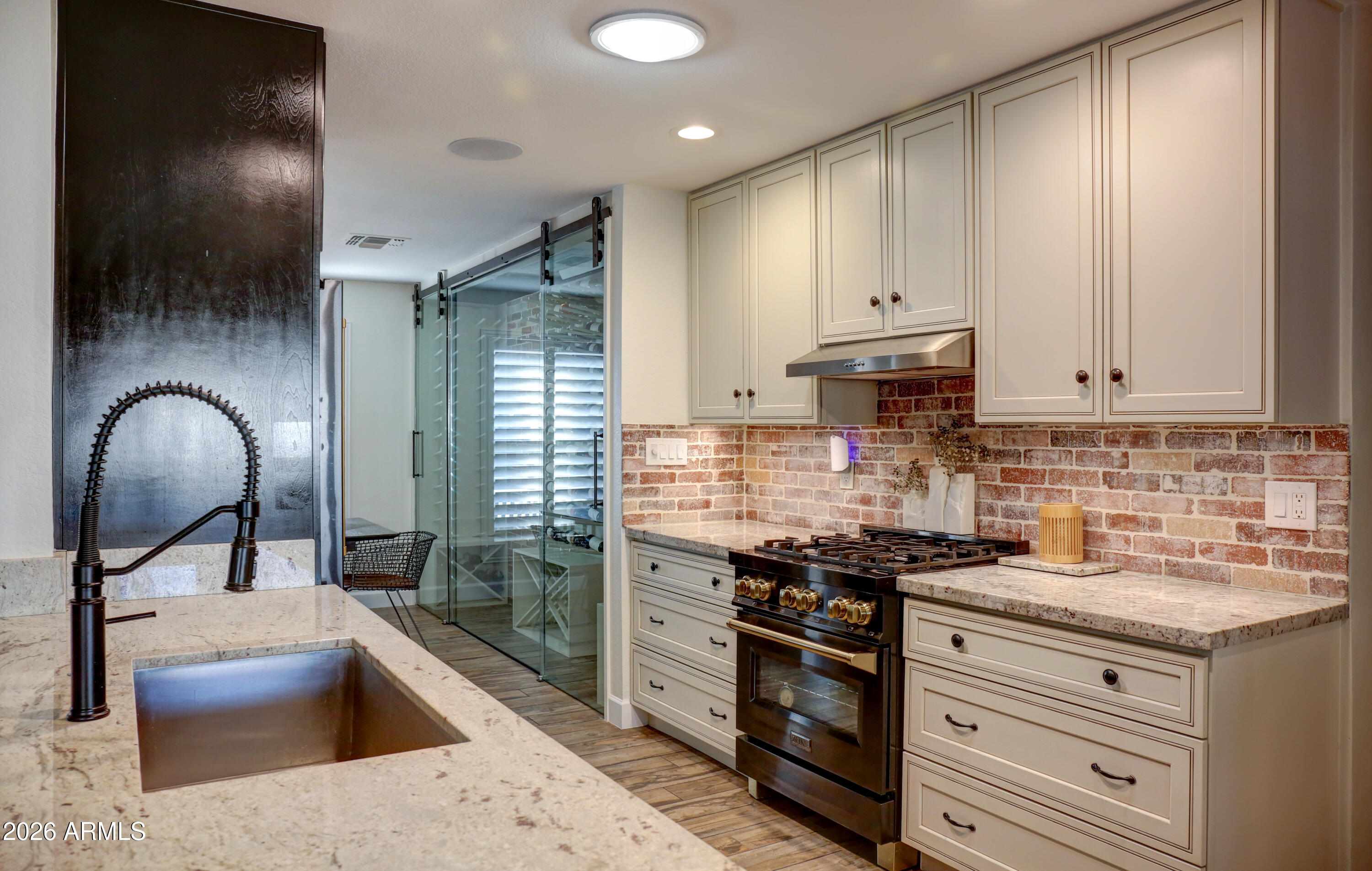 2016 East State Avenue Phoenix, AZ 85020 - Photo 12 of 56 5D3A0935_6_7