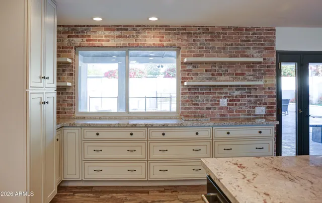 $8,000 | 2016 East State Avenue, Phoenix, AZ 85020