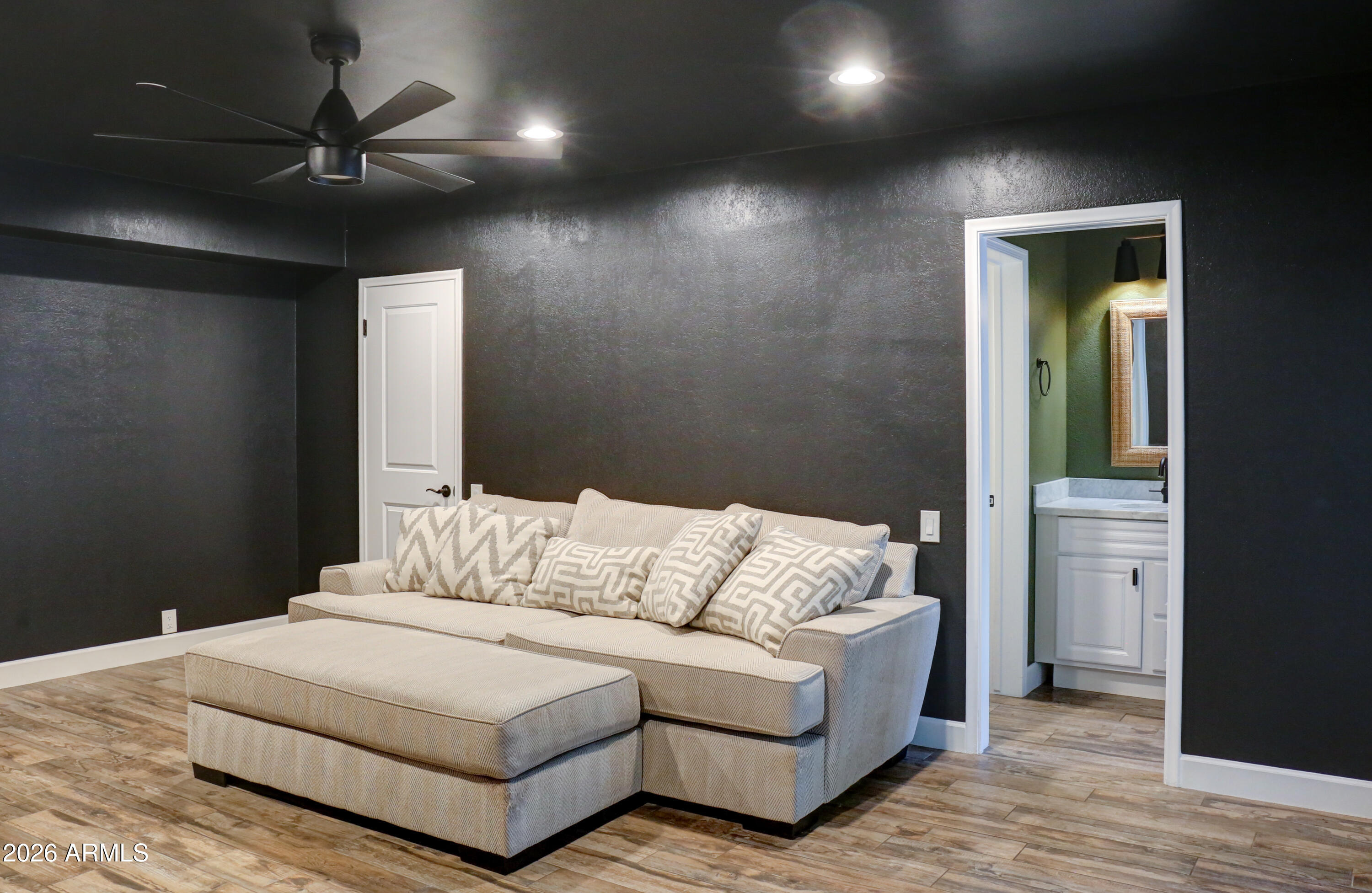 2016 East State Avenue Phoenix, AZ 85020 - Photo 19 of 56 5D3A1034_5_6