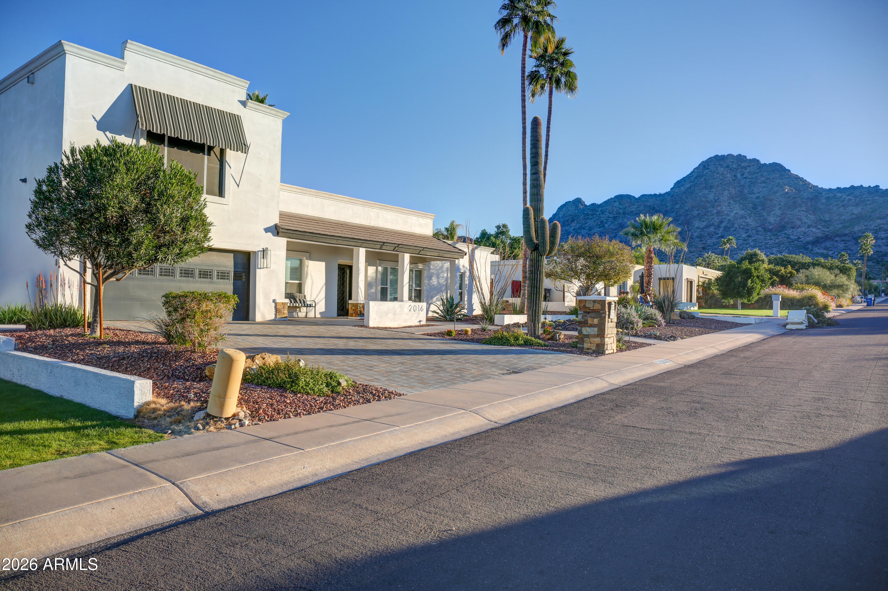 2016 East State Avenue Phoenix, AZ 85020 - Photo 2 of 56 5D3A0710_1_2