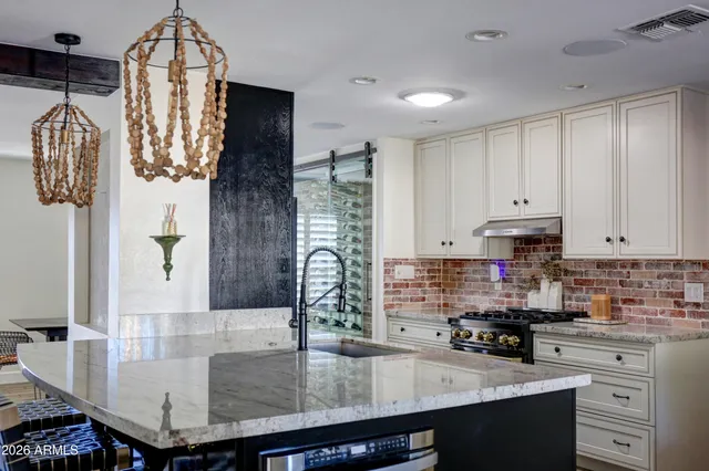 $8,000 | 2016 East State Avenue, Phoenix, AZ 85020