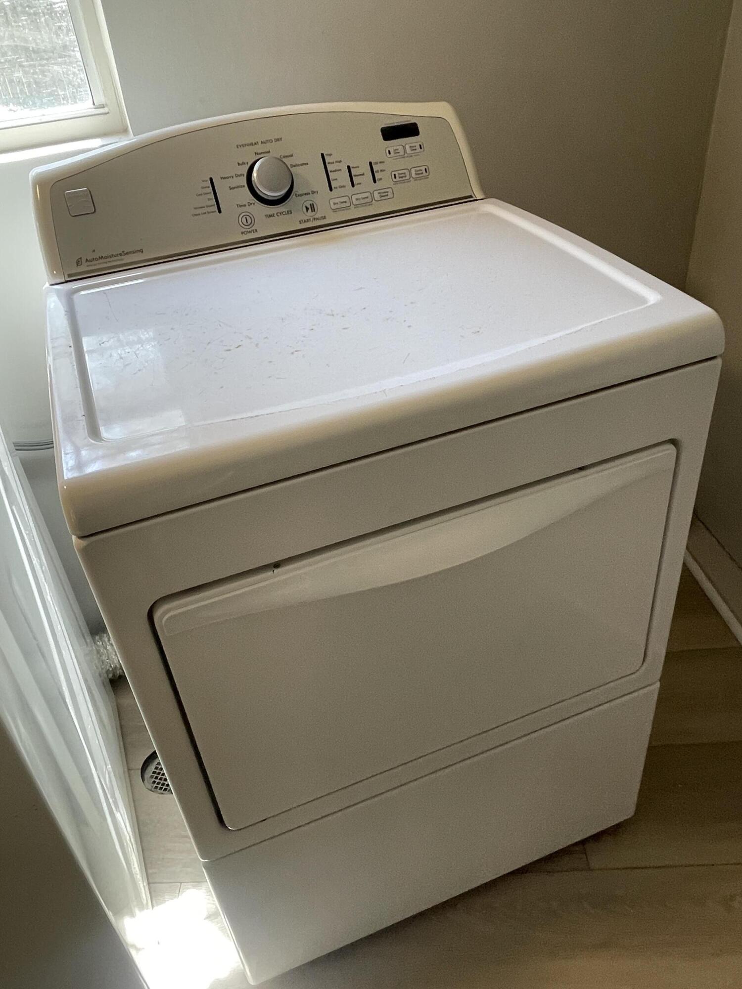 133 3rd Street, Unit B Niceville, FL 32578 - Photo 8 of 32 a close up view of washer and dryer