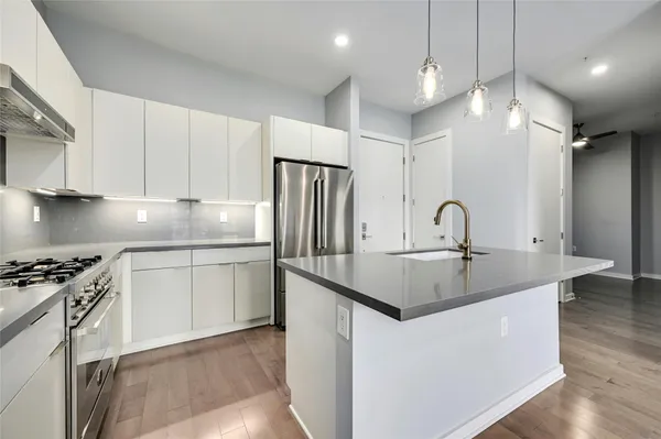 $3,200 | 207 West Johanna Street, Unit 201, Austin, TX 78704