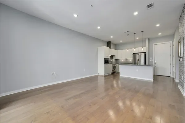 $3,200 | 207 West Johanna Street, Unit 201, Austin, TX 78704