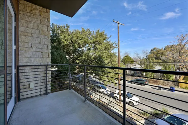 $3,200 | 207 West Johanna Street, Unit 201, Austin, TX 78704
