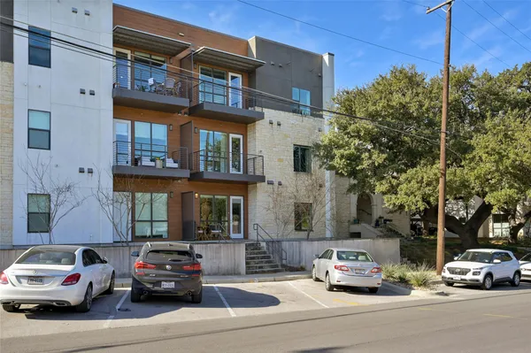$3,200 | 207 West Johanna Street, Unit 201, Austin, TX 78704