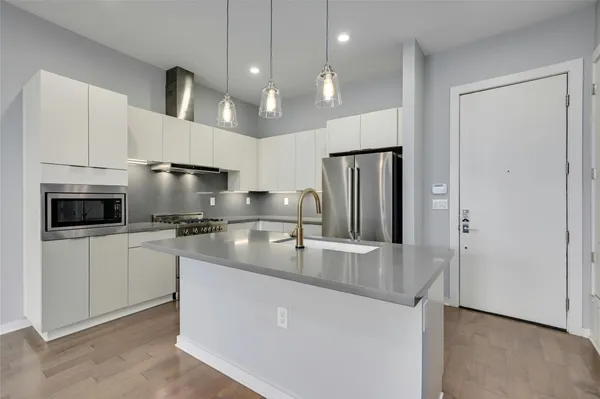 $3,200 | 207 West Johanna Street, Unit 201, Austin, TX 78704