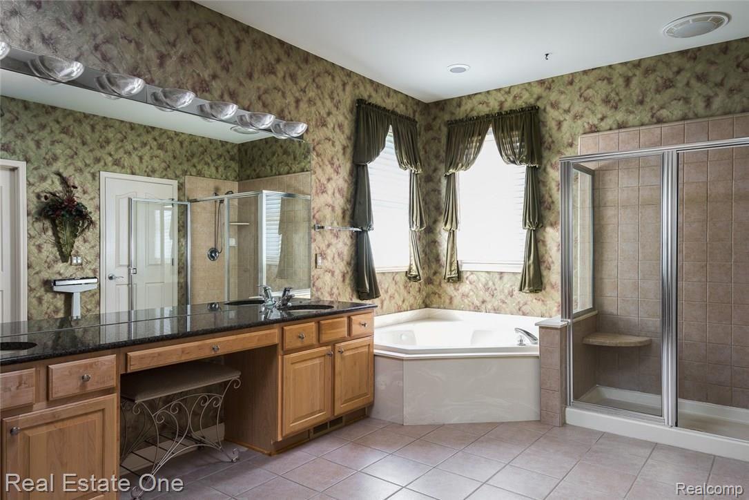 5965 Stonehaven Boulevard Rochester, MI 48306 - Photo 14 of 32 5965 Stonehaven, Rochester MI, Koteles, 04-28-17-1102-Edit.jpg