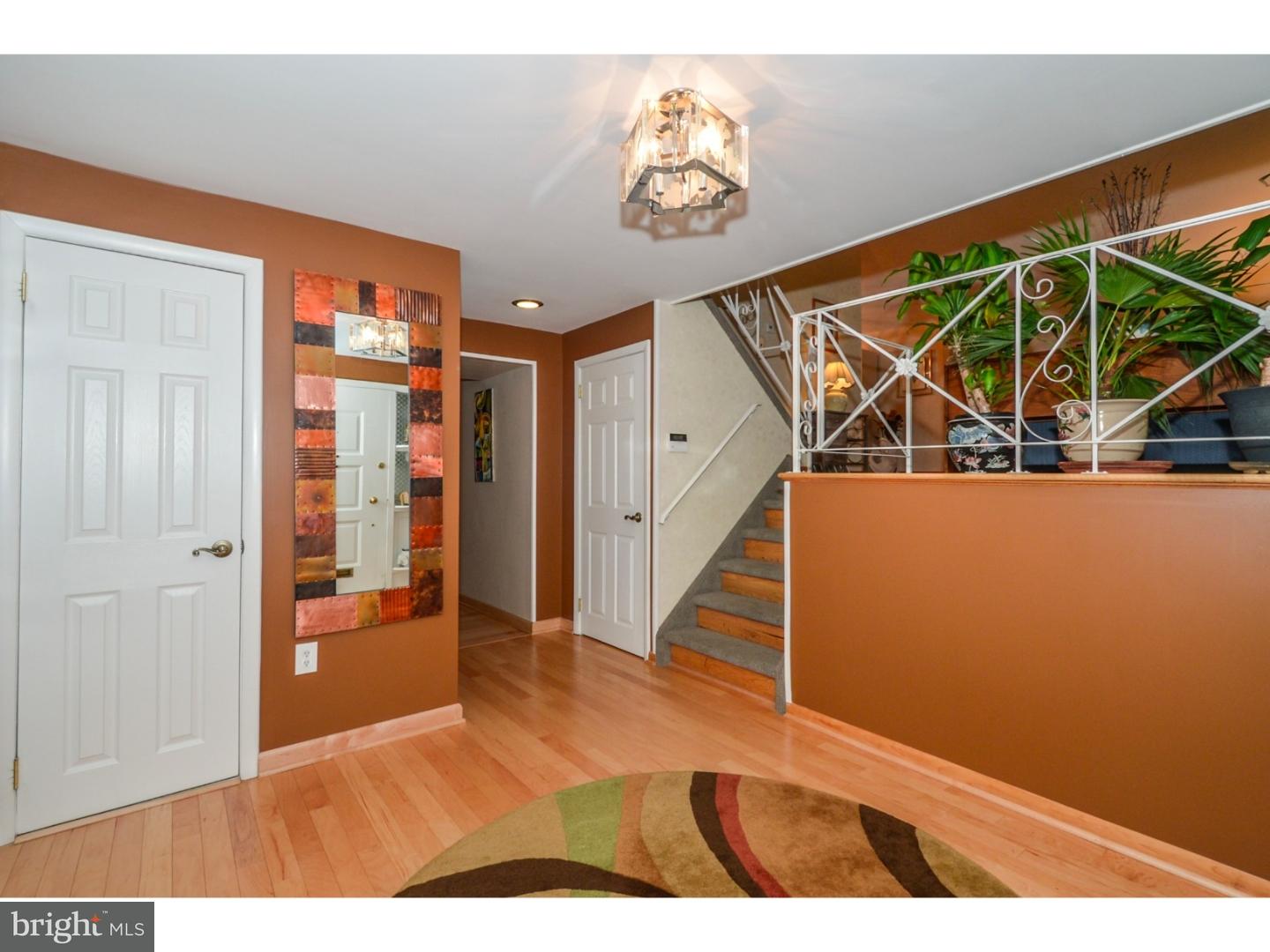 209 Radburn Road Philadelphia, PA 19115 - Photo 4 of 24