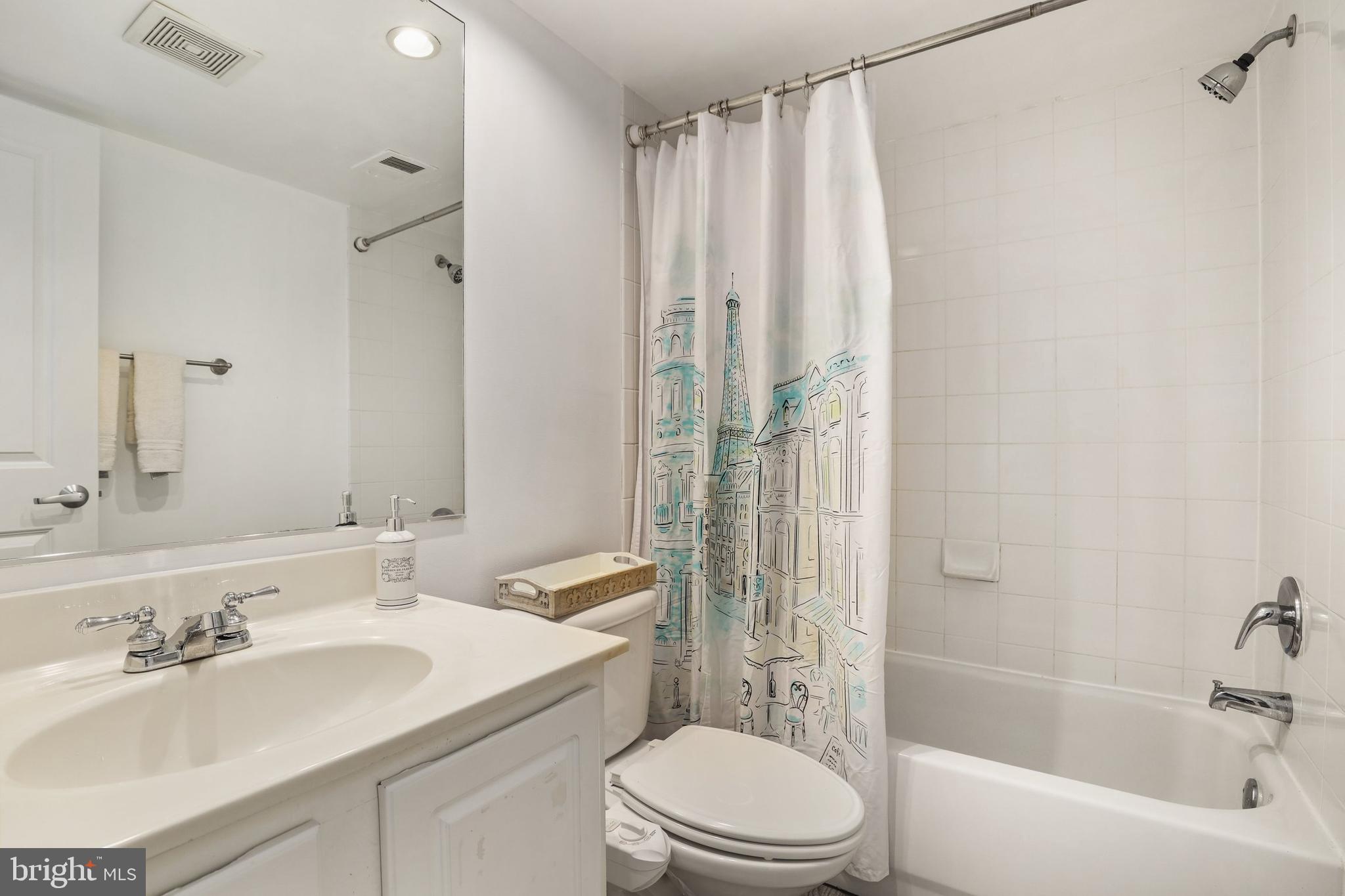 40 15th Street Northeast, Unit 40 Washington, DC 20002 - Photo 18 of 42