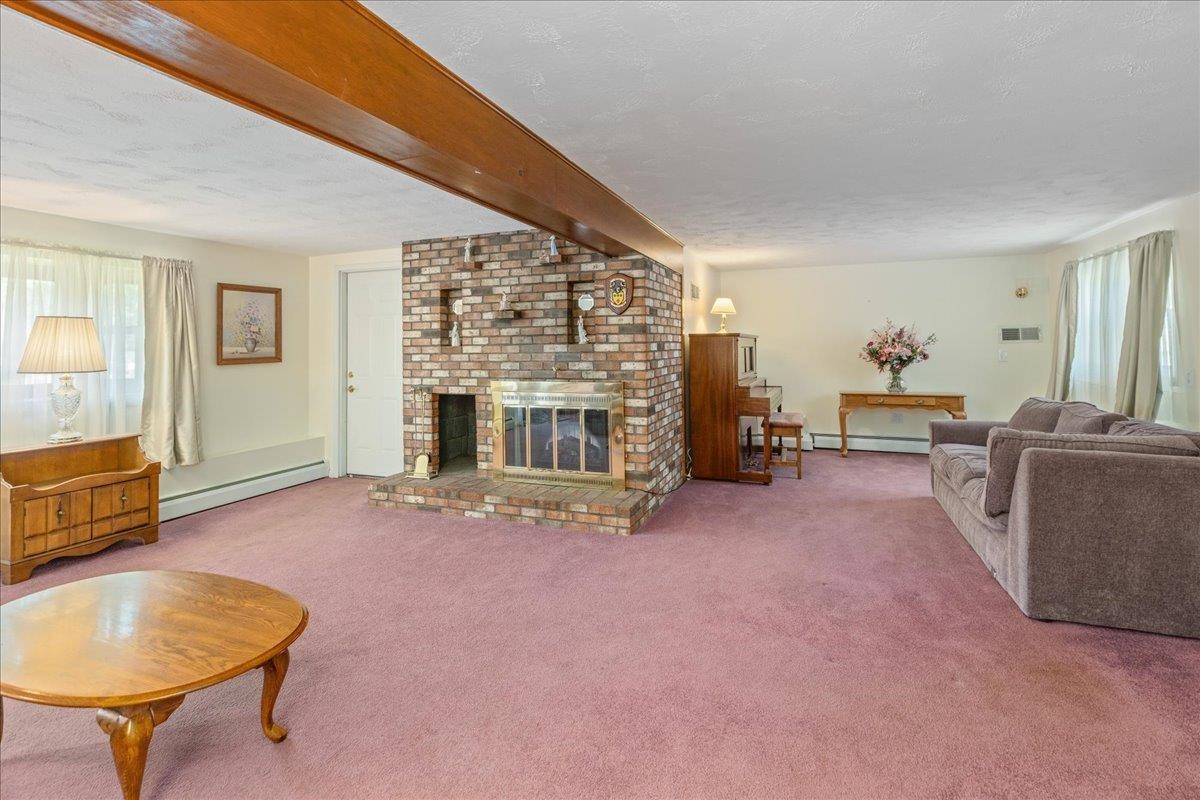7 Wayne Street Hudson, NH 03051 - Photo 3 of 34 Gallery Image 3