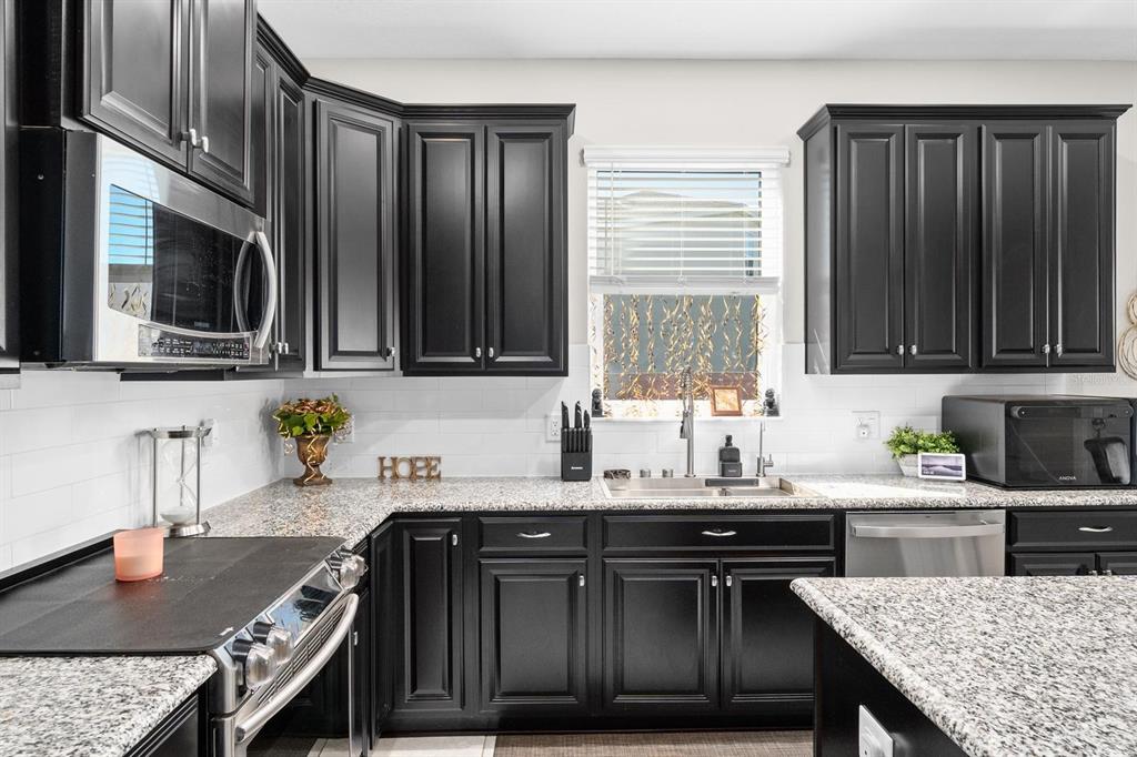 13577 Moosehead Circle Hudson, FL 34669 - Photo 5 of 41