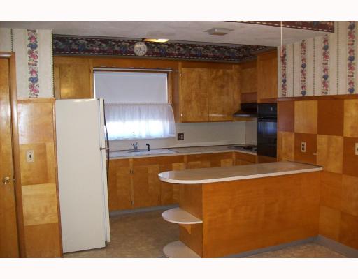 276 Power Road Pawtucket, RI 02860 - Photo 2 of 6 Kitchen.