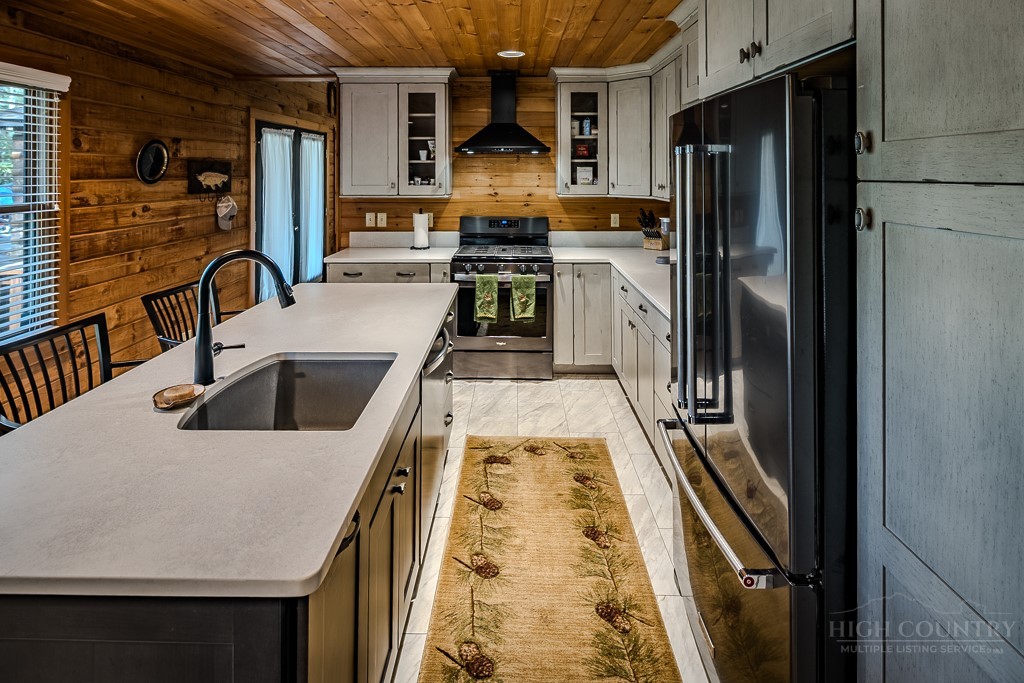 97 Lakeview Road Newland, NC 28657 - Photo 13 of 49