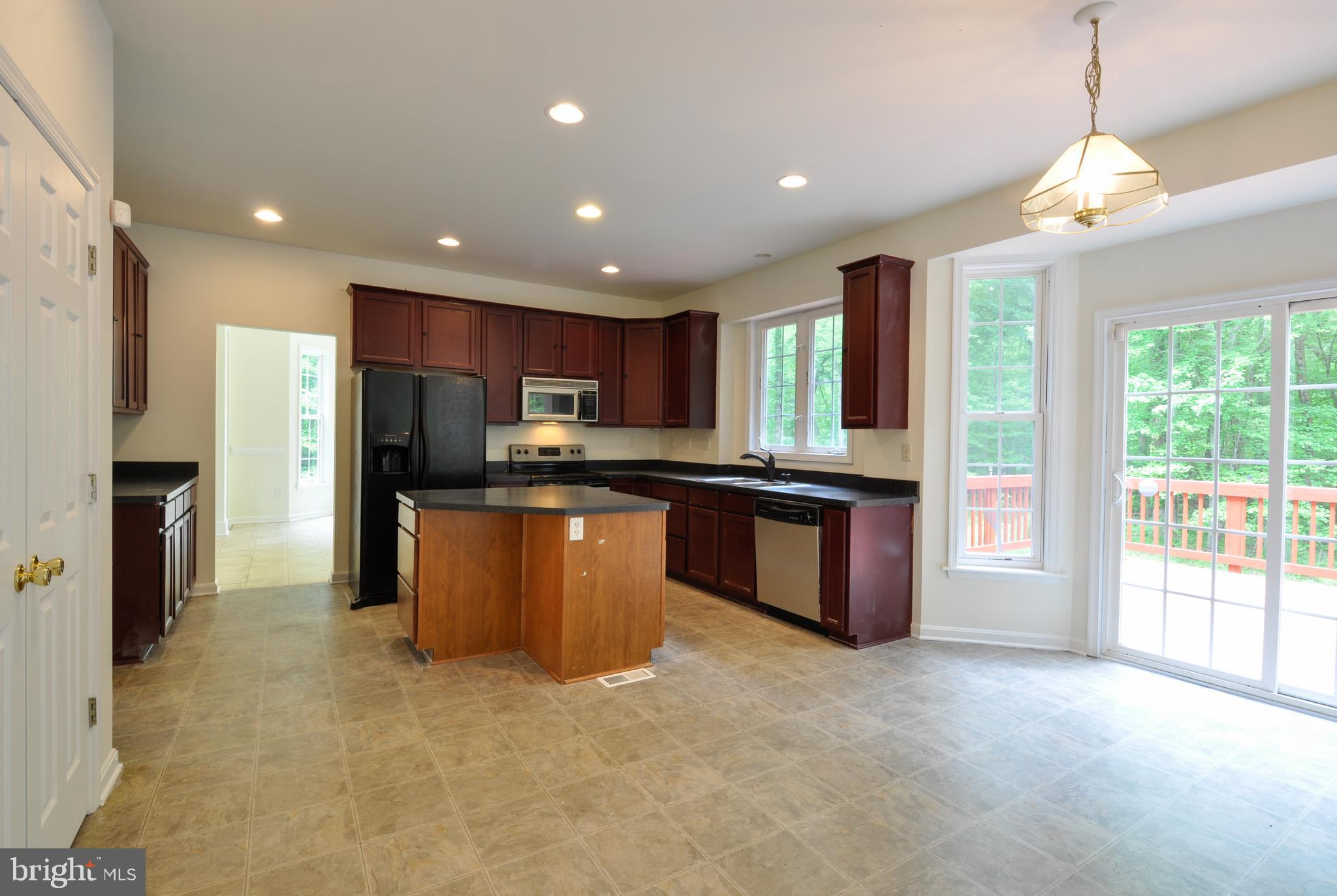 16257 Bundock Road King George, VA 22485 - Photo 15 of 32 Eat-in kitchen