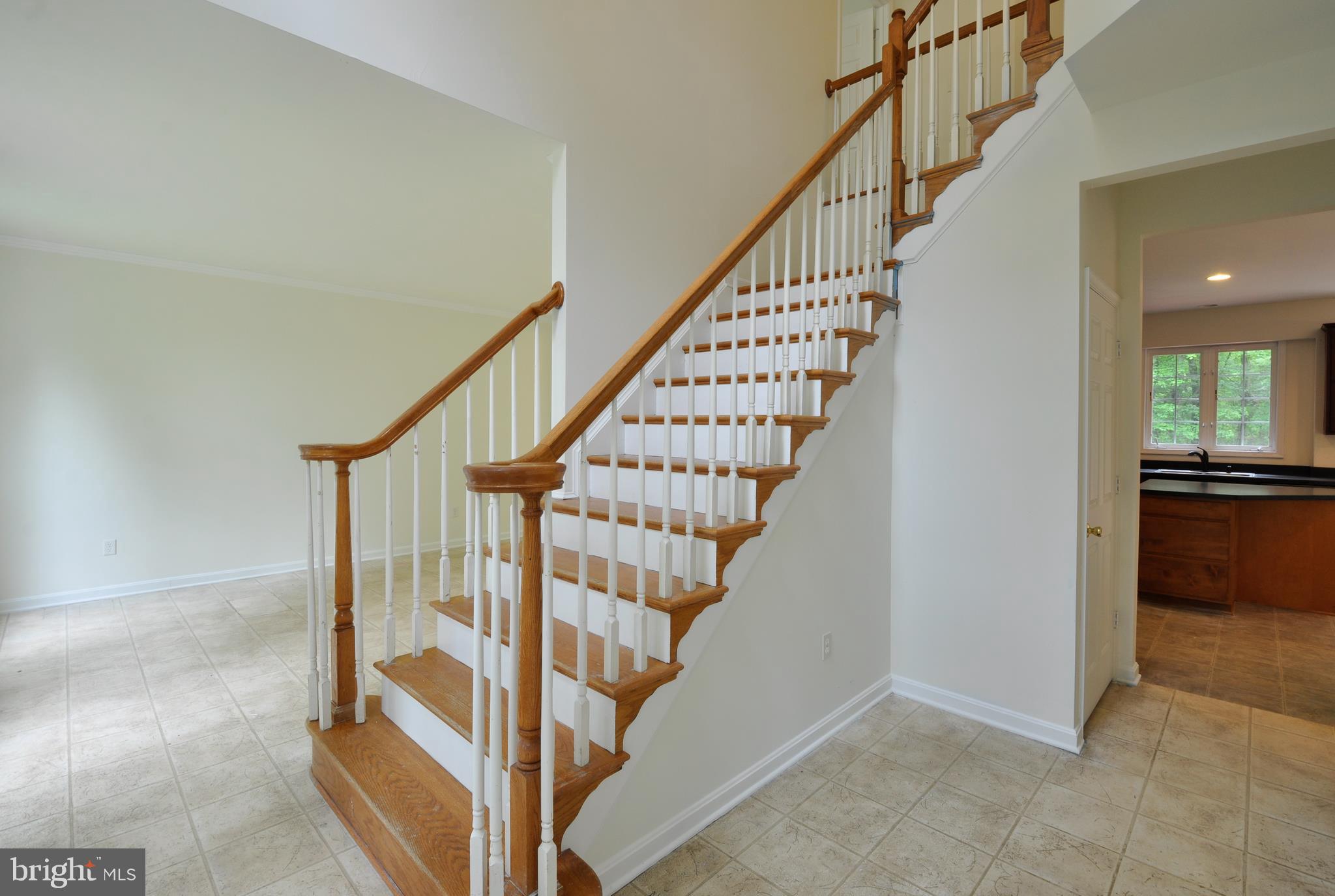 16257 Bundock Road King George, VA 22485 - Photo 5 of 32 Two story foyer leads to kitchen & living room