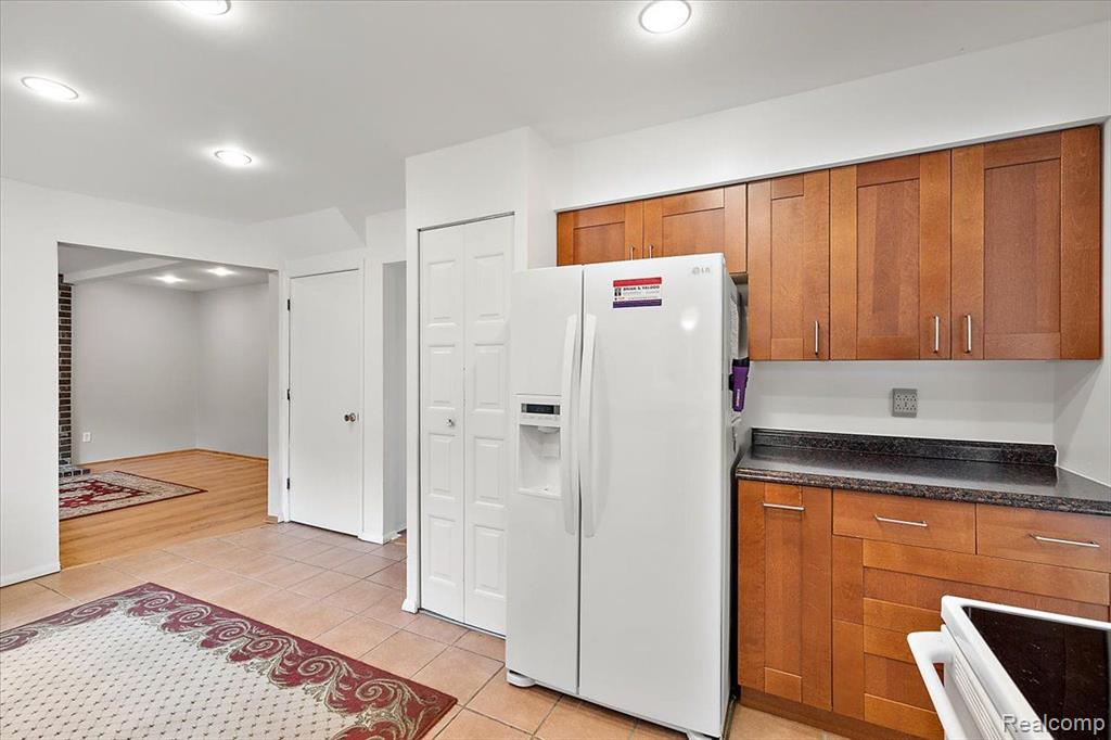 5071 Patrick Road West Bloomfield, MI 48322 - Photo 19 of 30 Gallery Image 19