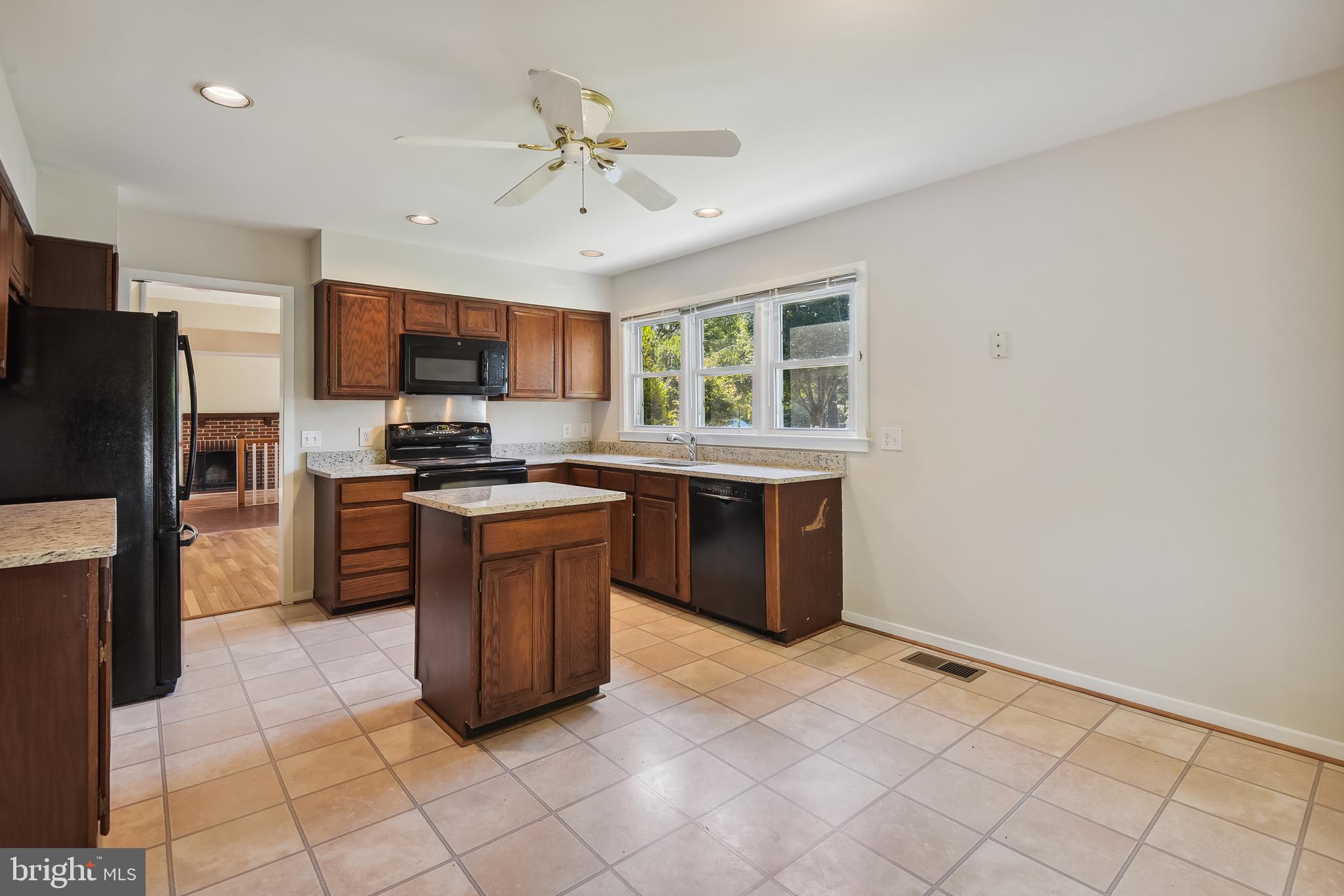 11400 Fairway Drive Reston, VA 20190 - Photo 7 of 77 Gallery Image 7