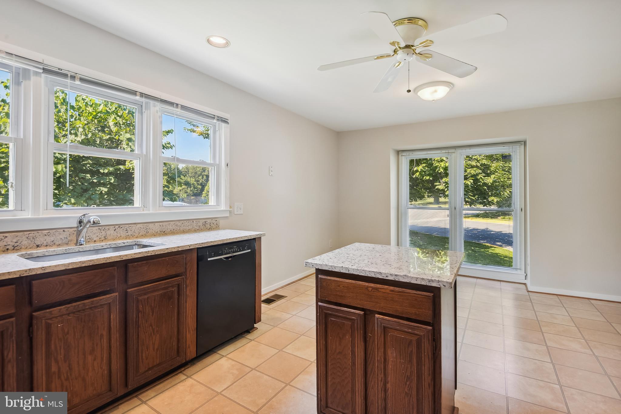 11400 Fairway Drive Reston, VA 20190 - Photo 8 of 77 Gallery Image 8