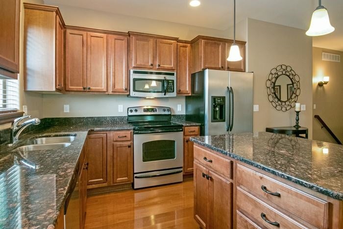 1009 Wood Lily Road Solon, IA 52333 - Photo 4 of 25 Gallery Image 4