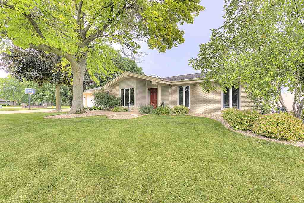 5948 Mc Donald Road Roscoe, IL 61073 - Photo 5 of 24 a front view of house with yard and green space