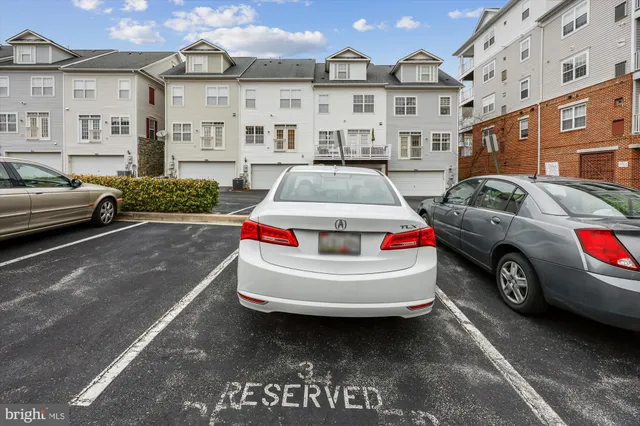 a view of a tennis court