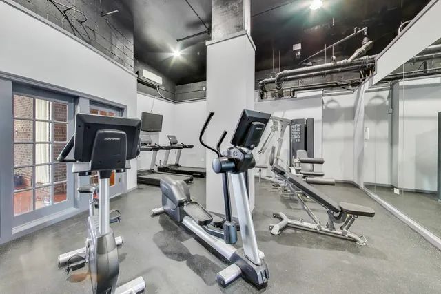 $192,900 | 20 North Tower Road, Unit 8E, Oak Brook, IL 60523