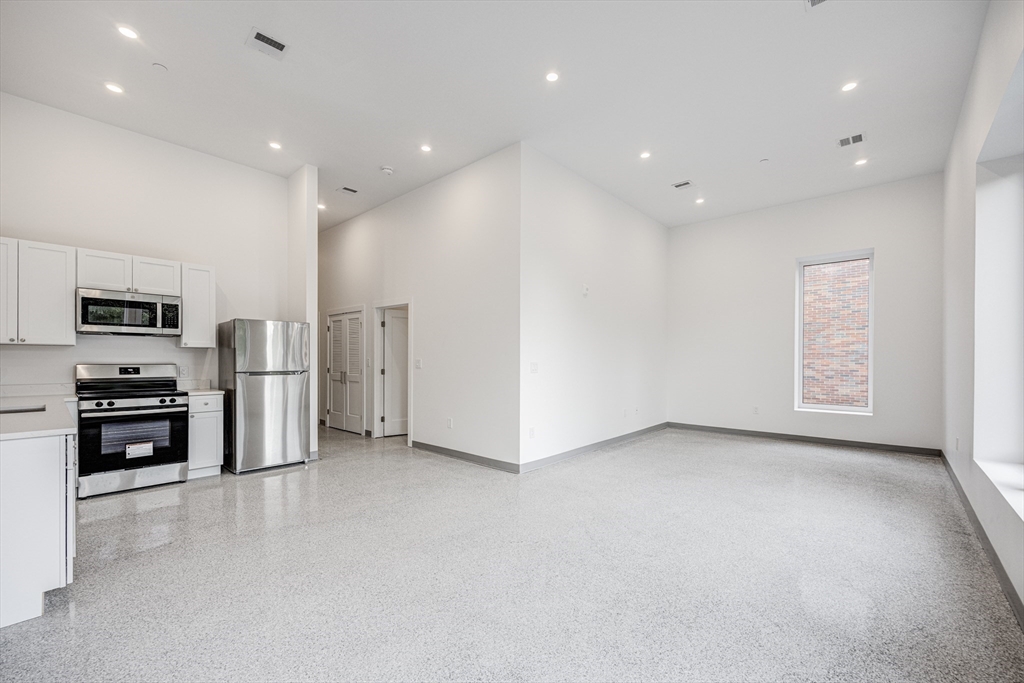 80 Middlesex Street, Unit 206 Lowell, MA 01852 - Photo 2 of 24