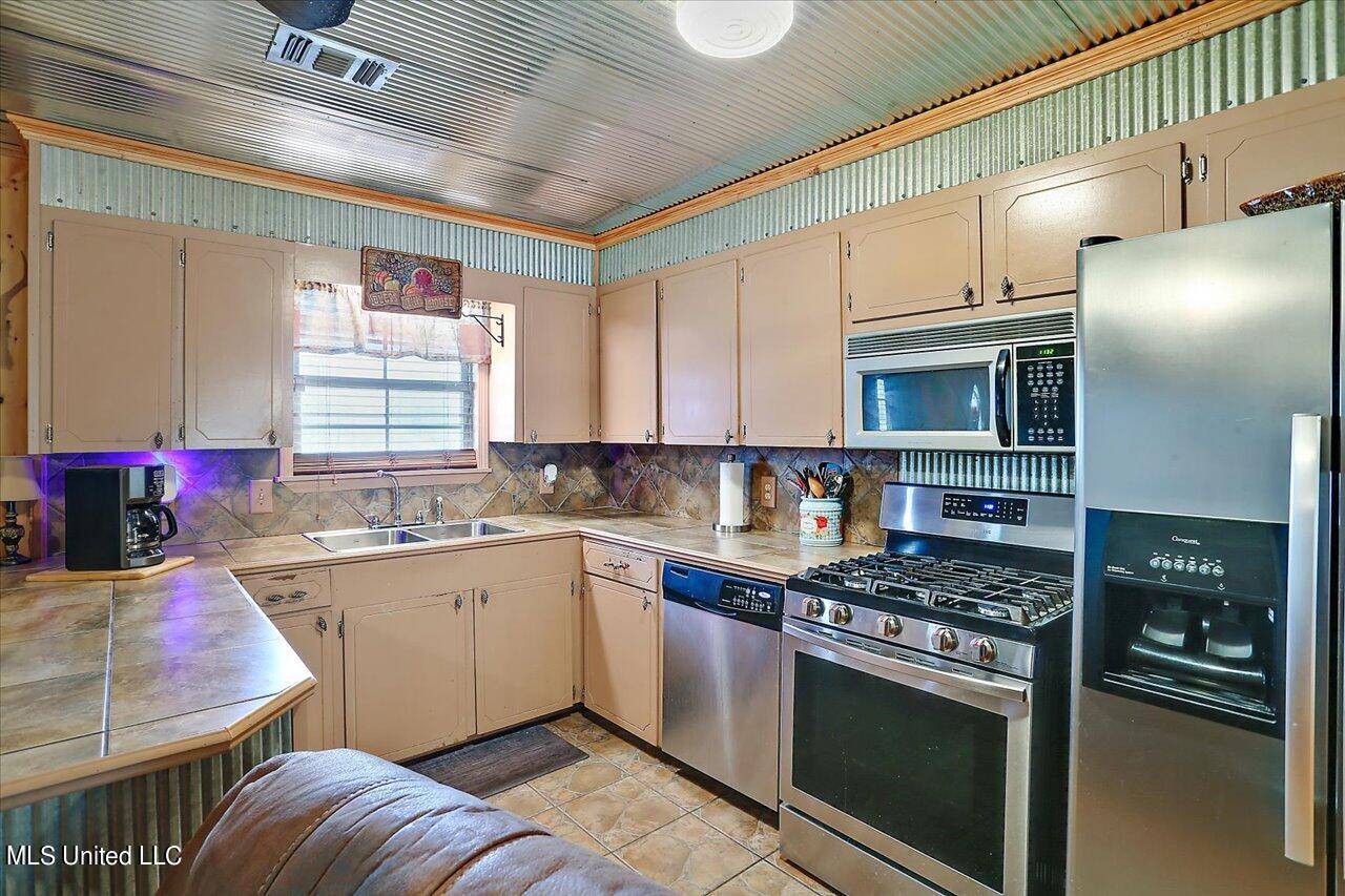 285 Harkins Road Carthage, MS 39051 - Photo 7 of 25 09-285 Harkins Rd