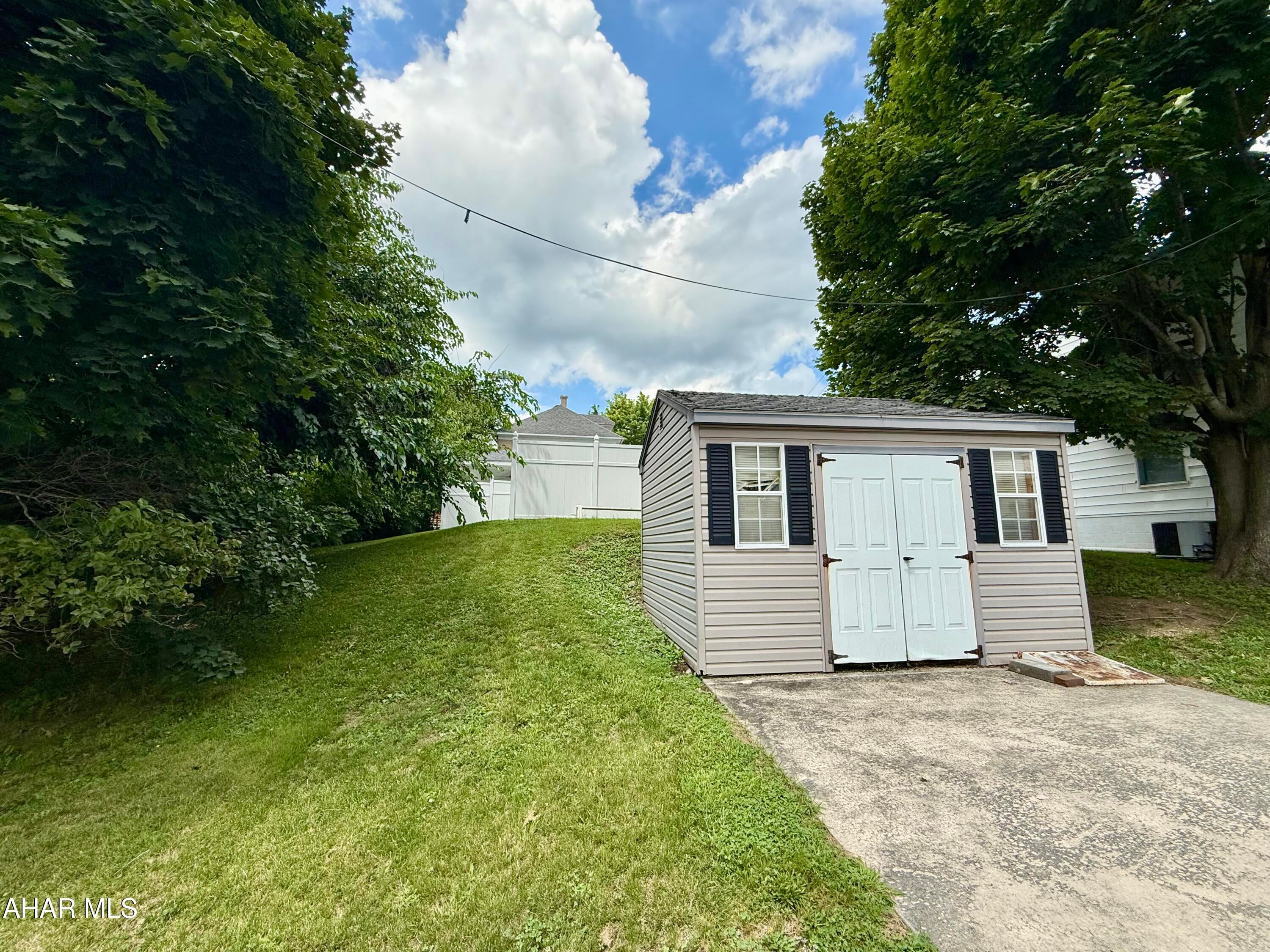 710 Rockingham Avenue Roaring Spring, PA 16673 - Photo 5 of 53 Gallery Image 5
