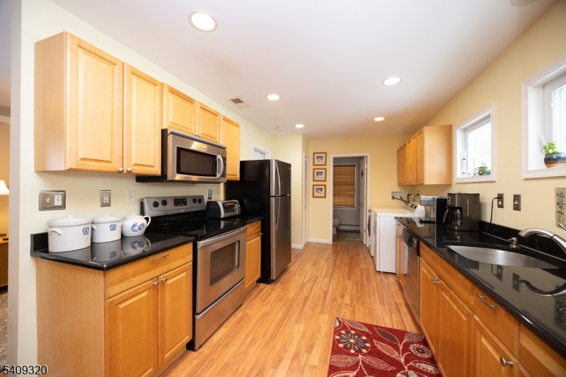 64 Hilltop Trail Sparta, NJ 07871 - Photo 16 of 41