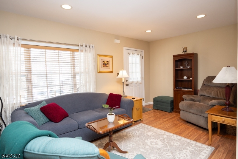 64 Hilltop Trail Sparta, NJ 07871 - Photo 6 of 41