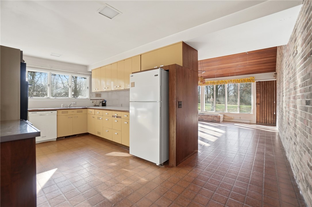 2438 Signal Hill Road Springfield, OH 45504 - Photo 7 of 20