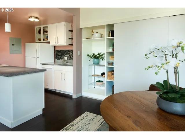 $260,000 | 1313 Lincoln Street, Unit 408, Eugene, OR 97401