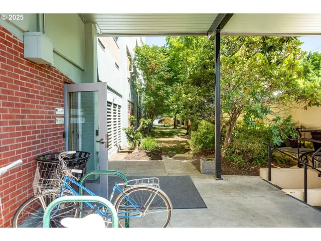 $260,000 | 1313 Lincoln Street, Unit 408, Eugene, OR 97401