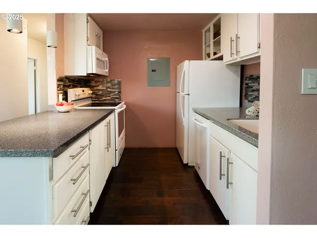 $260,000 | 1313 Lincoln Street, Unit 408, Eugene, OR 97401