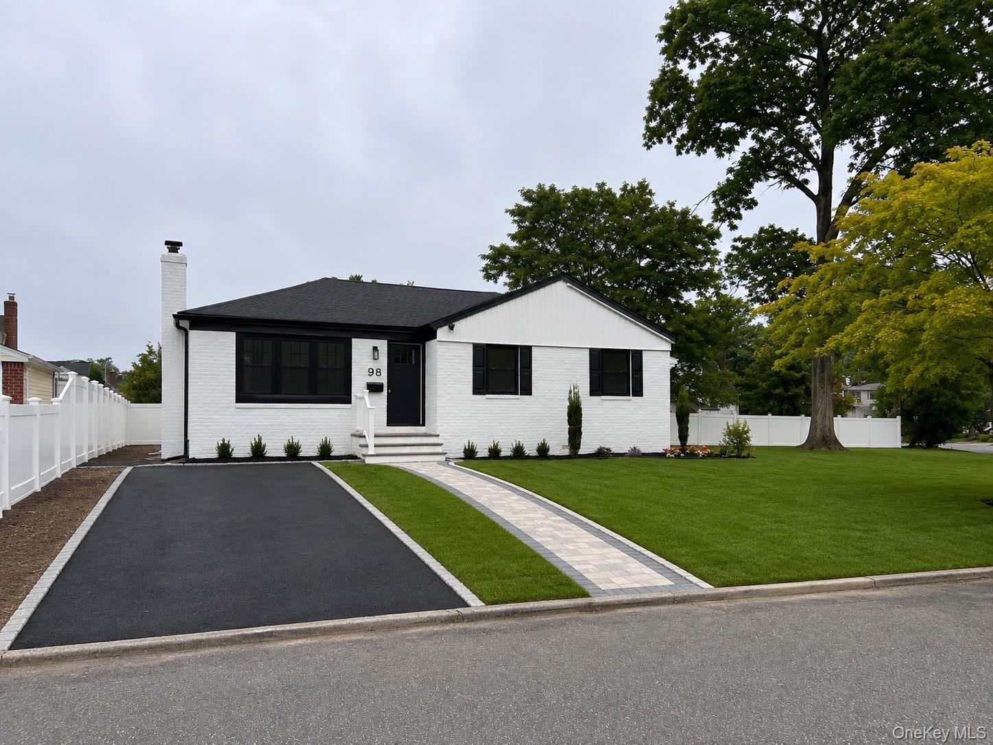 98 Beecher Road North Babylon, NY 11703 - Photo 1 of 18 Gallery Image 1