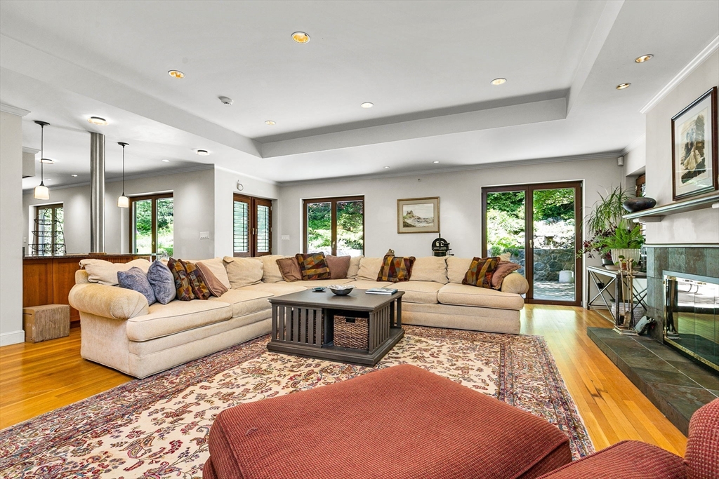 34 Lagrange Street Brookline, MA 02467 - Photo 5 of 42