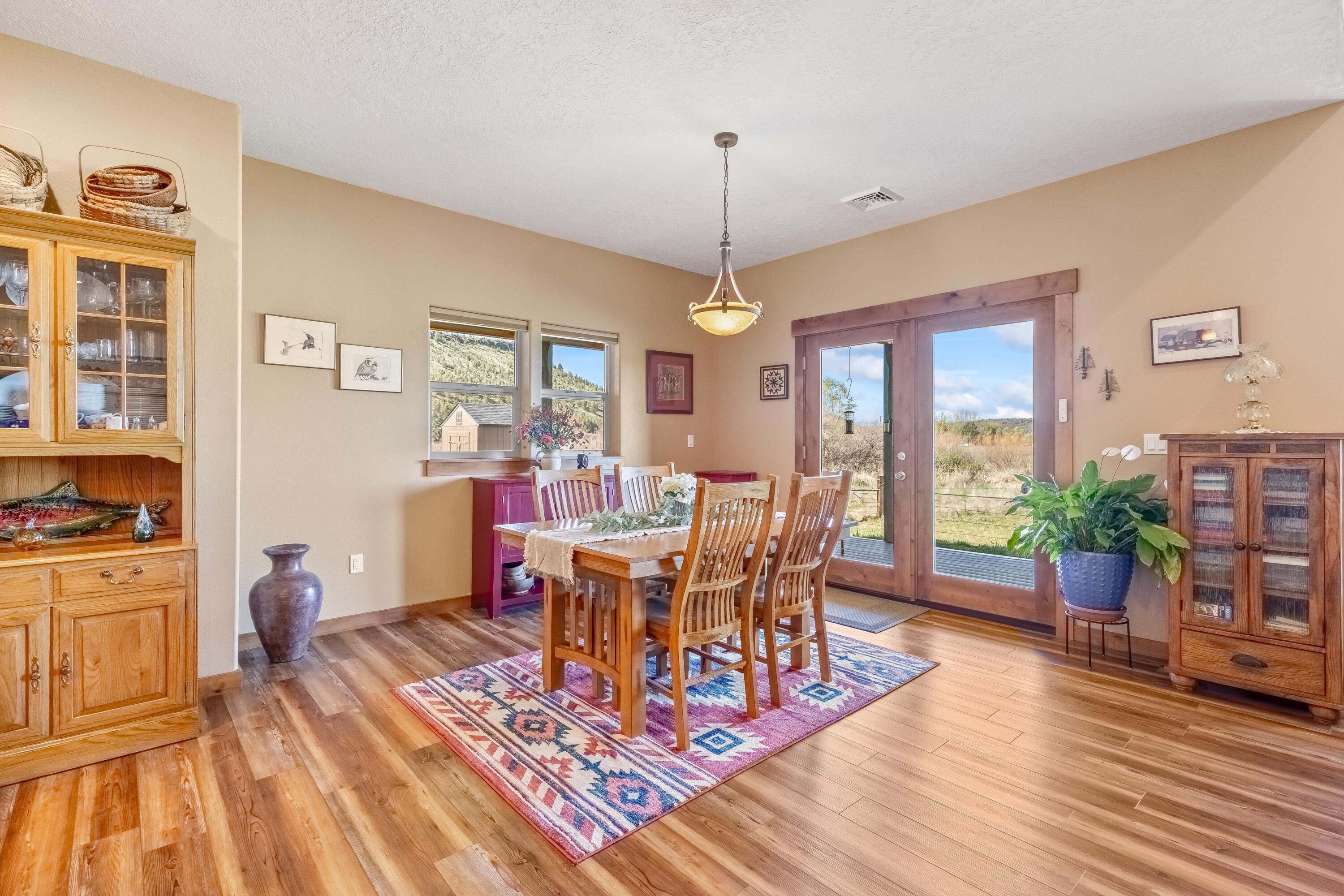 561 Southeast Stearns Road Prineville, OR 97754 - Photo 13 of 46