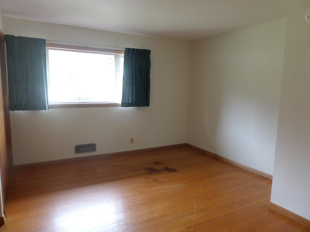 107 Colby Road Oak Ridge, TN 37830 - Photo 21 of 30 Third Bedroom