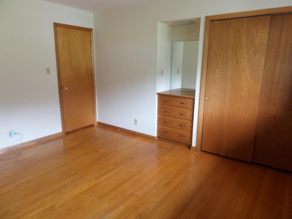 107 Colby Road Oak Ridge, TN 37830 - Photo 22 of 30 Third Bedroom