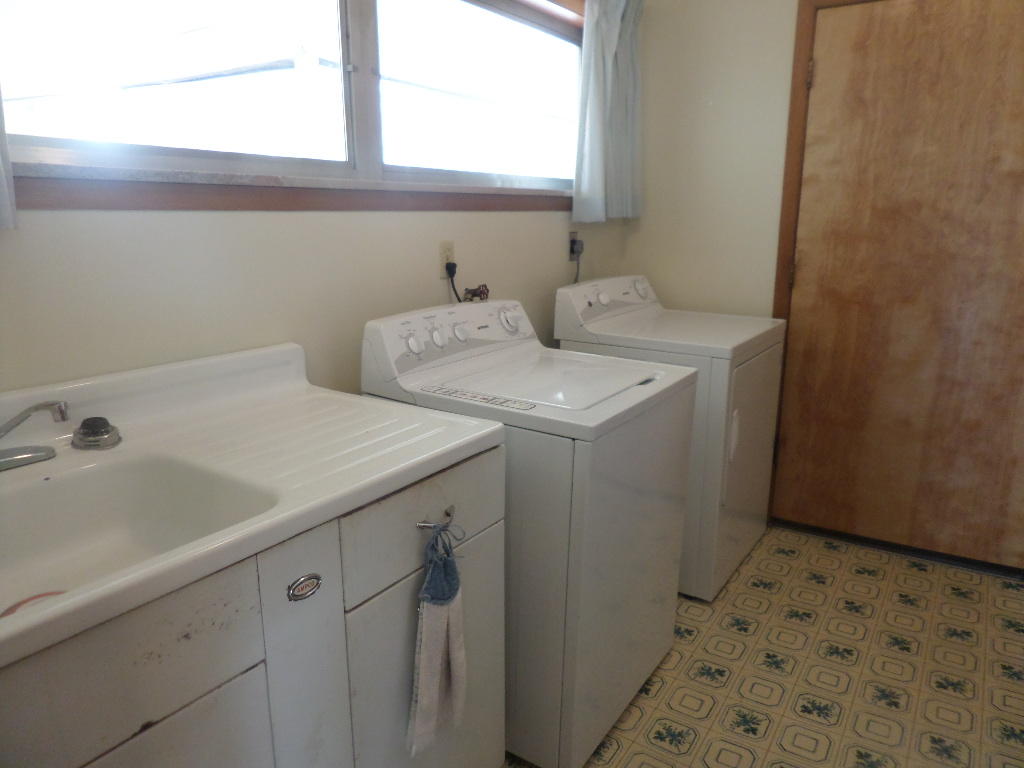 107 Colby Road Oak Ridge, TN 37830 - Photo 7 of 30 Laundry