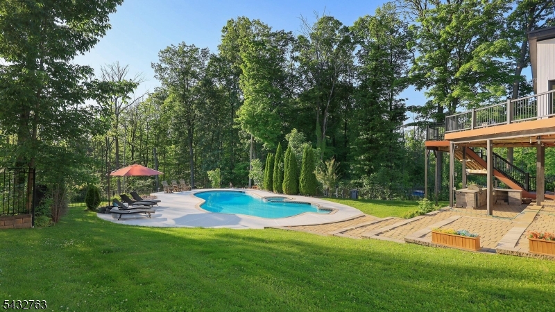 17 Nottingham Way Warren, NJ 07059 - Photo 41 of 48