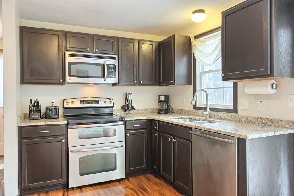 47 Castle Road Fitchburg, MA 01420 - Photo 4 of 23 Gallery Image 4