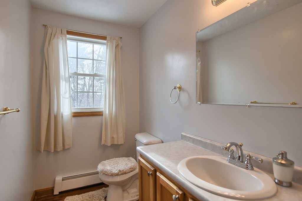 47 Castle Road Fitchburg, MA 01420 - Photo 9 of 23 Gallery Image 9