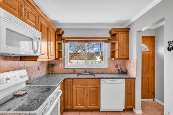 $799,000 | 600 Astor Street, Elmont, NY 11003