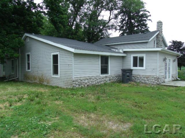 1174 East Gorman Road Adrian, MI 49221 - Photo 3 of 22 31250389-2.JPG