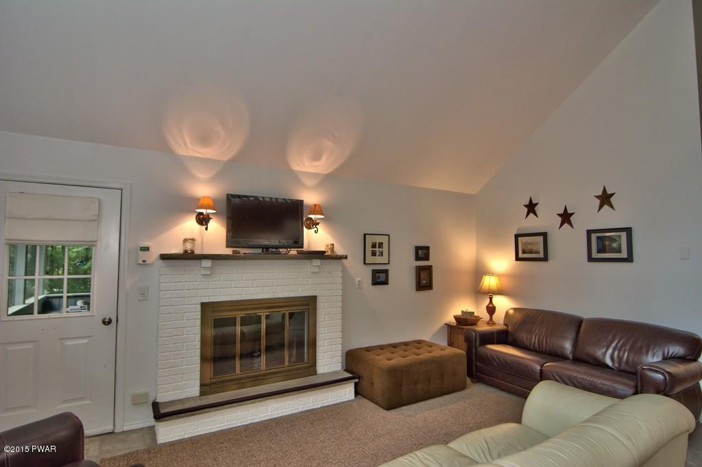 280 Ridgewood Circle Lake Ariel, PA 18436 - Photo 8 of 81 Living Room View 4