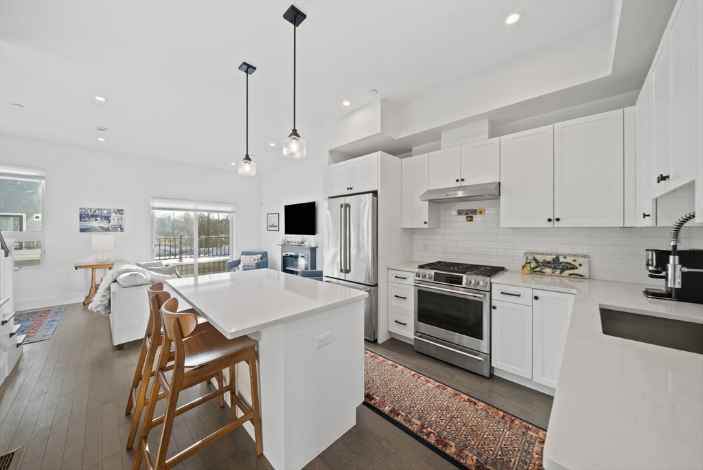 196 Gardner Street, Unit 196 Boston, MA 02132 - Photo 5 of 26