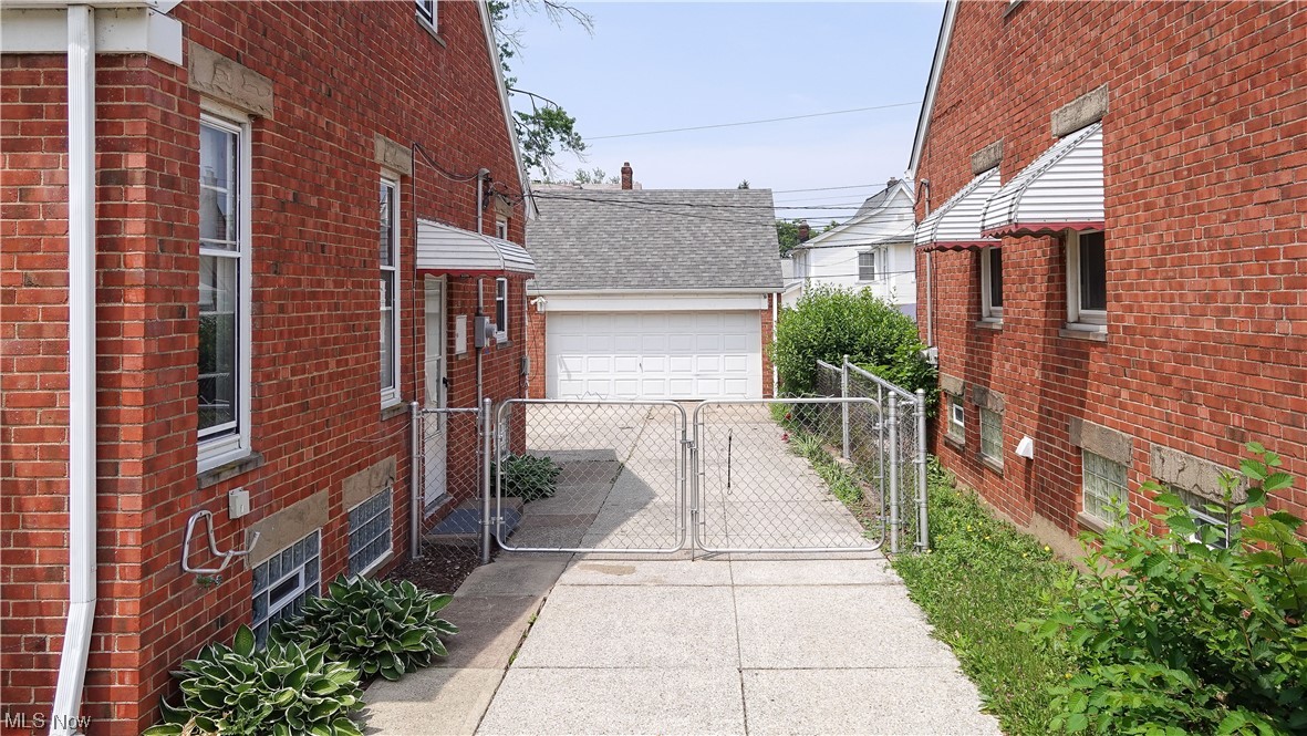 10813 Granger Road Cleveland, OH 44125 - Photo 17 of 24 Gallery Image 17